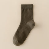 Simple Solid Color Quality Men′s Socks for Sweat Absorption